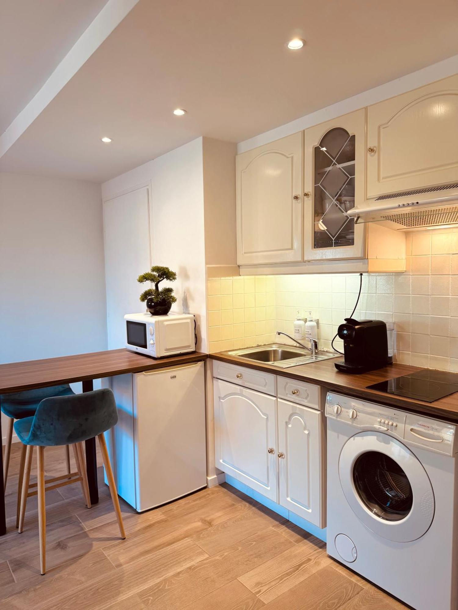 Claelle Appartment - 200M Beach Мандельё-ла-Напуль Экстерьер фото