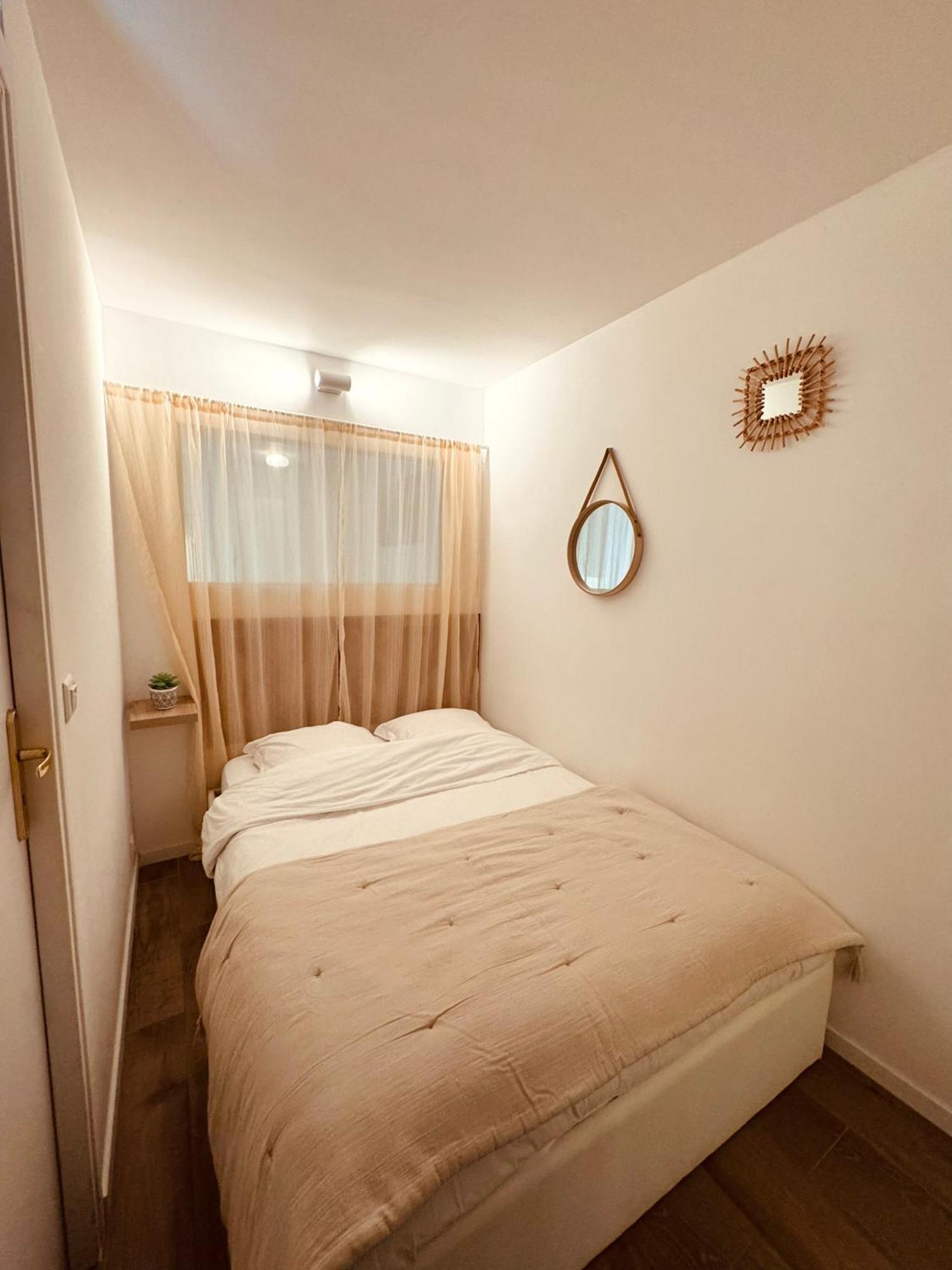 Claelle Appartment - 200M Beach Мандельё-ла-Напуль Экстерьер фото