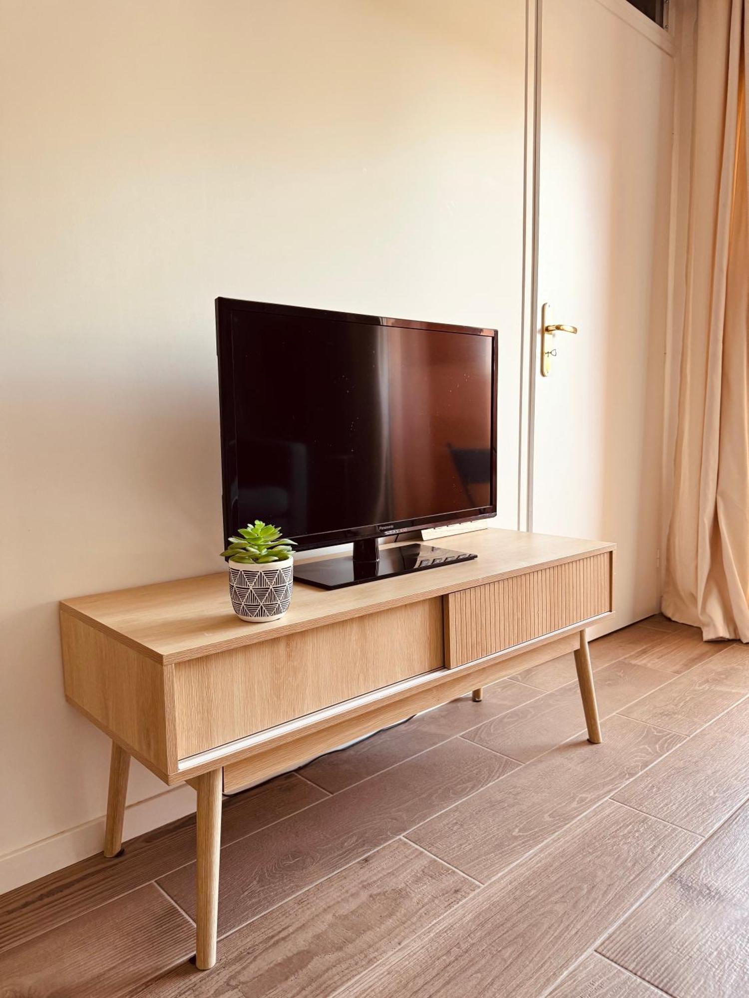 Claelle Appartment - 200M Beach Мандельё-ла-Напуль Экстерьер фото